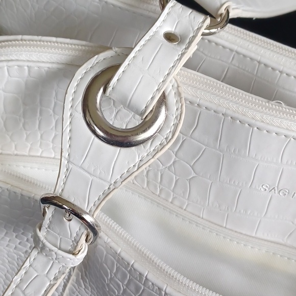 Vintage Sag Harbor Large White Faux-Croc Shoulder Bag With Ample Storage - Picture 15 of 17
